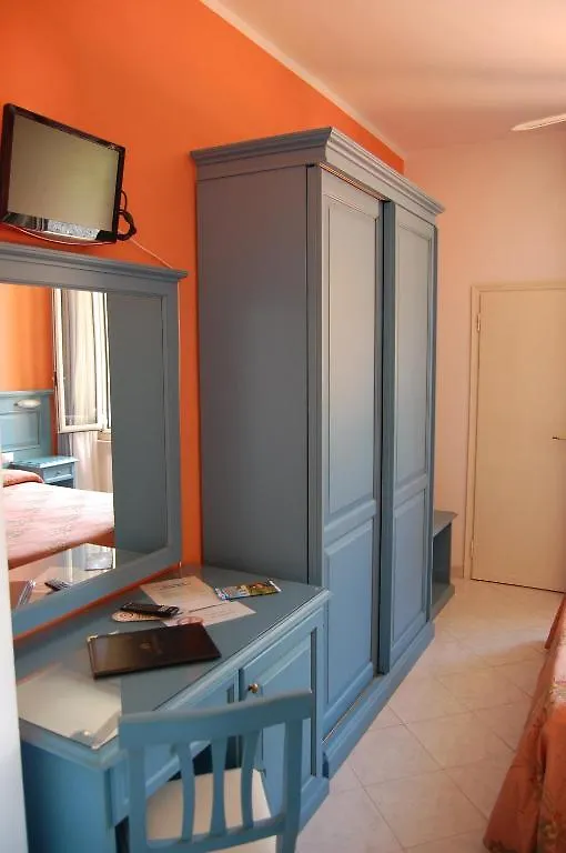 Hotel Villa Ombrosa Portoferraio 3*,