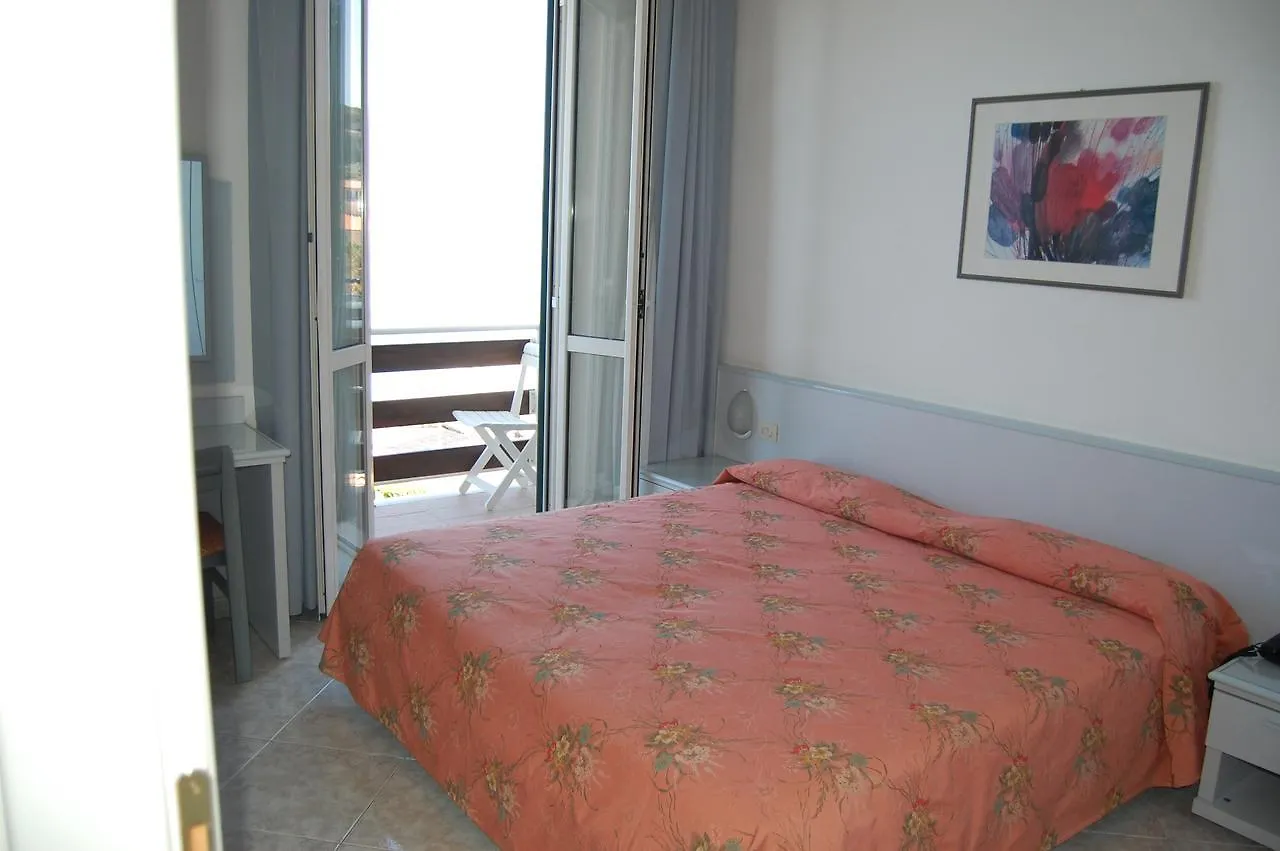 Hotel Villa Ombrosa Portoferraio 3*,  Italy